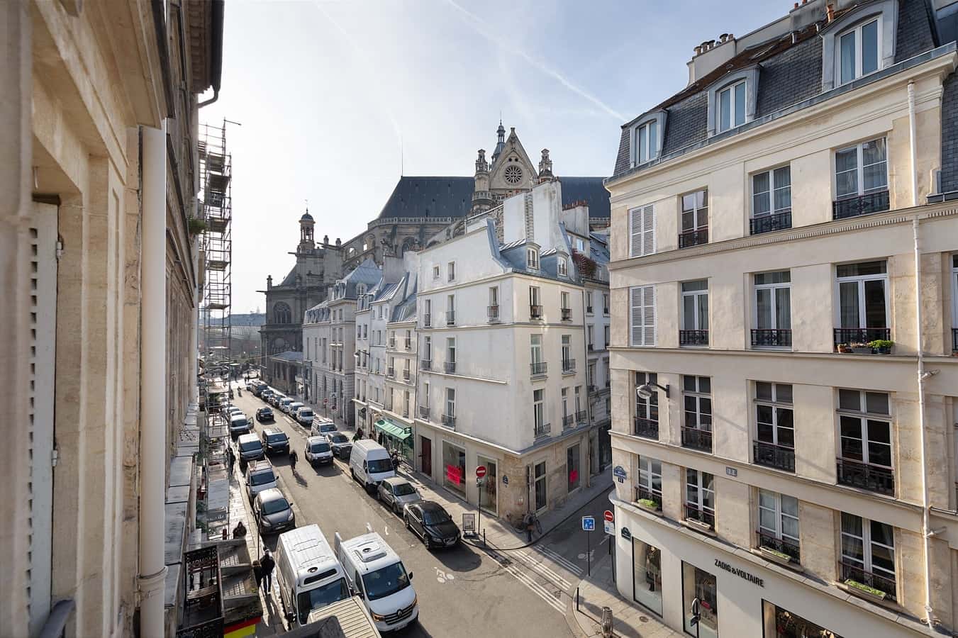 Apartment in 28 Rue Montmartre, 75001 Paris, France