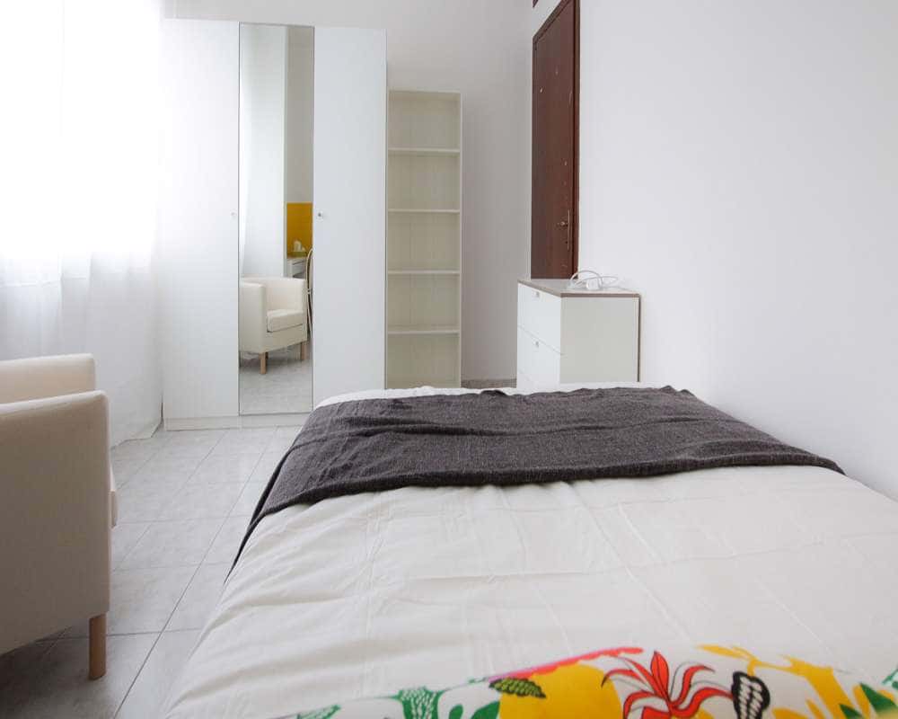Special Offer: Stanza in Viale Ortles