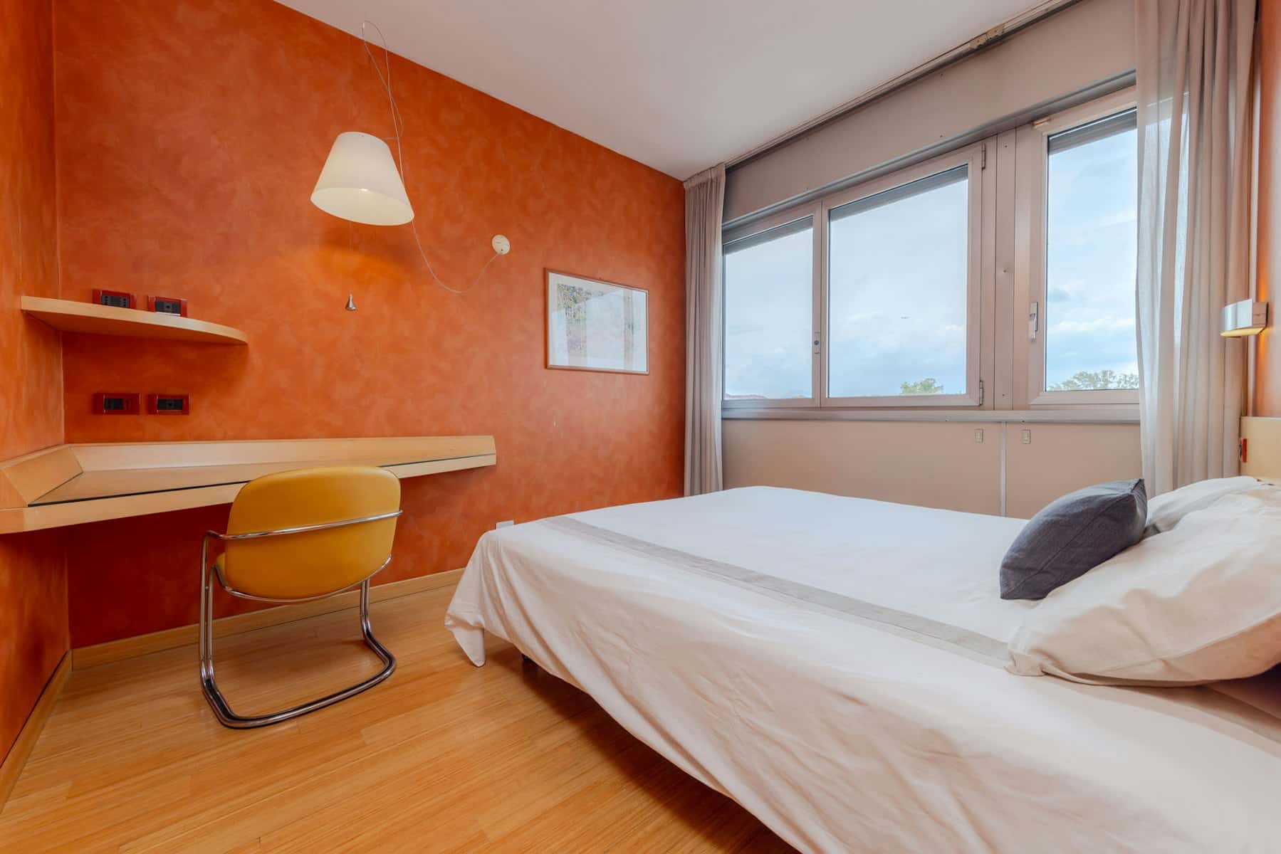 Room in Lungo Dora Napoli, Torino for 1100 m² with 10 bedrooms