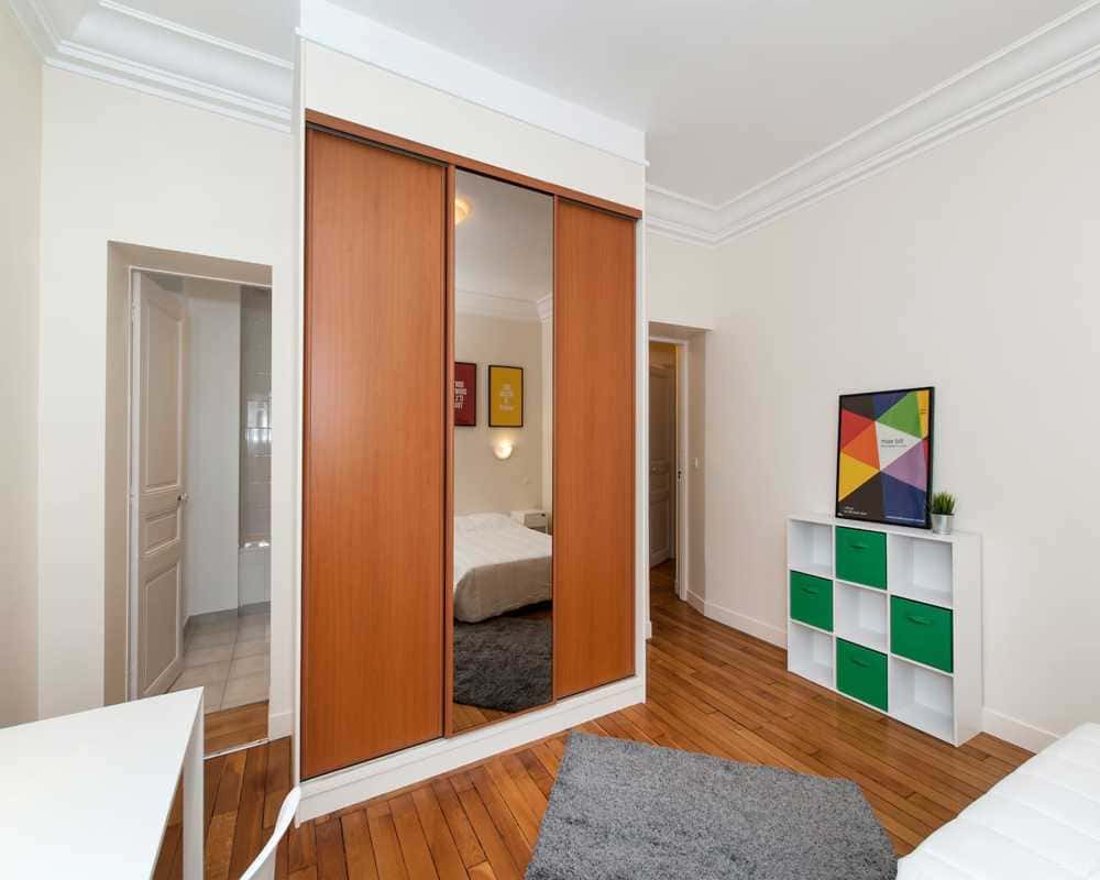 Chambre dans le rue du Renard