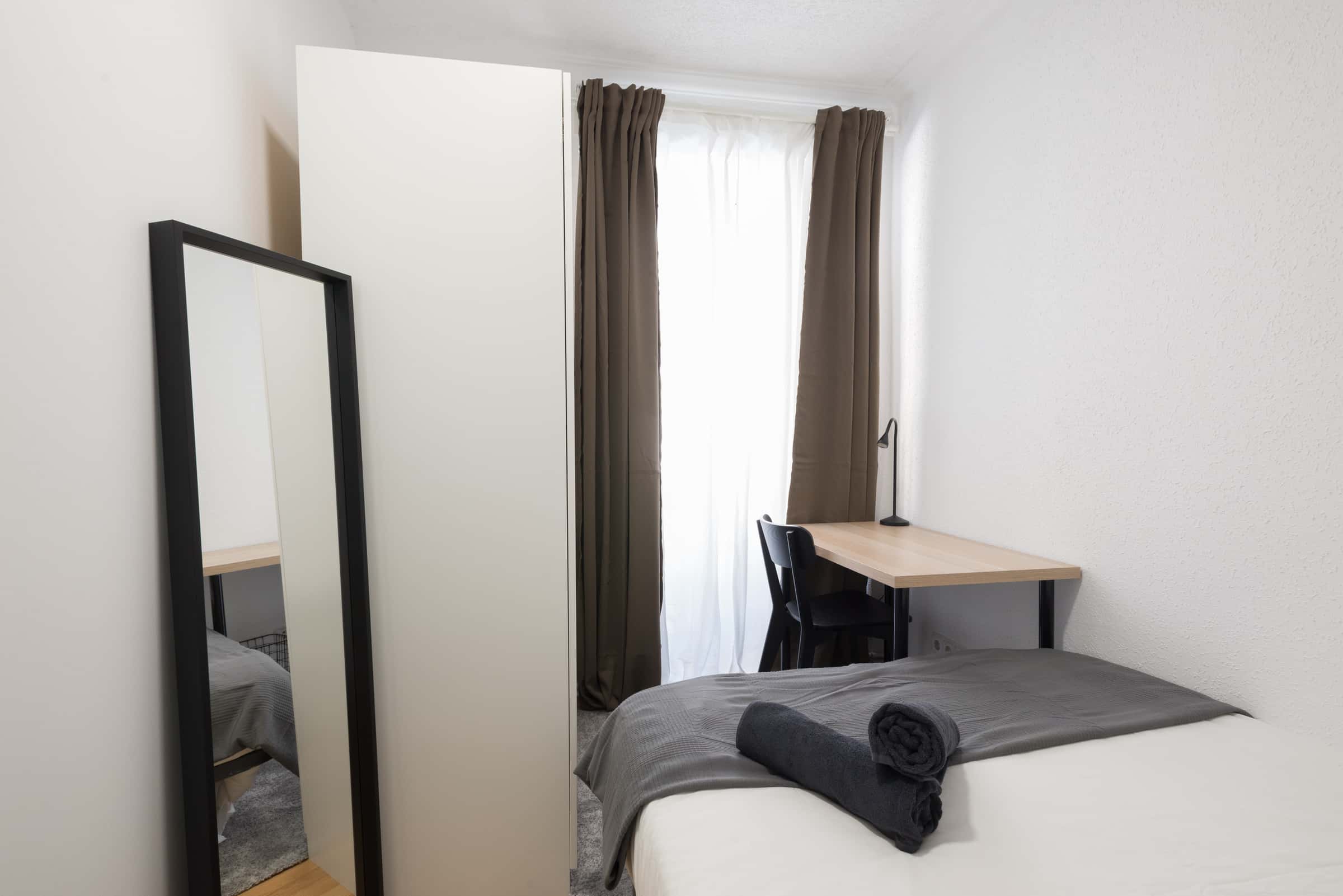 Habitación individual en Via Calle Cedaceros  °