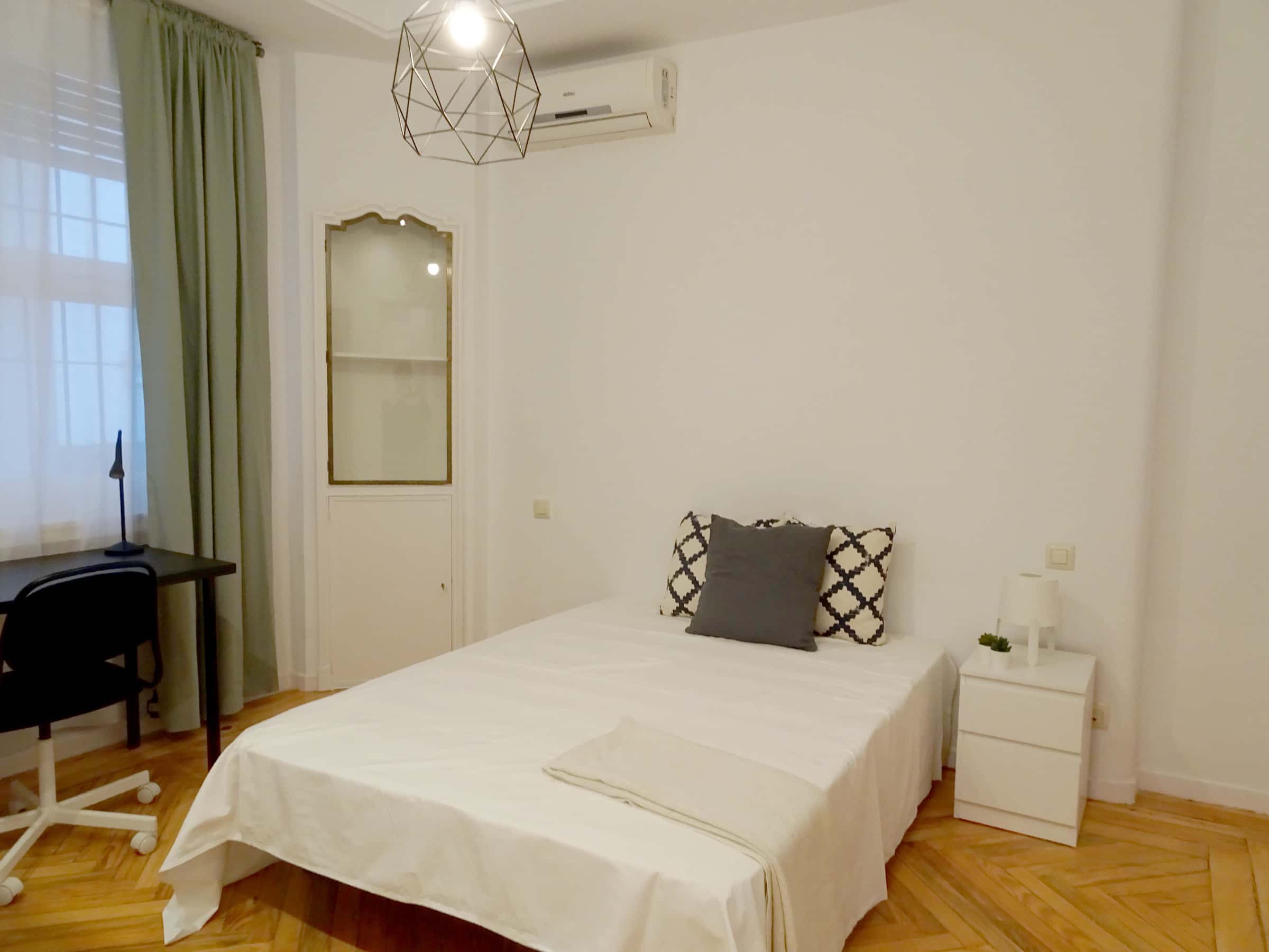 Habitación en Madrid Chamberí metro Rubén Darío  116H4