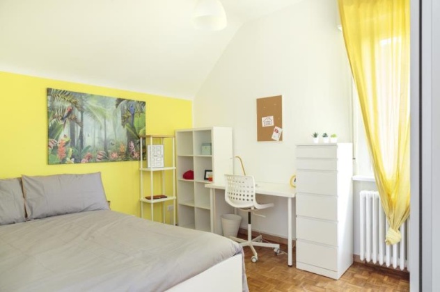 Listing photo thumbnail