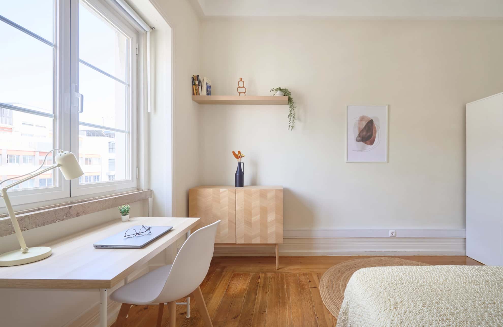 Bedroom in a 10-bedroom apartment in Lisbon (1min from metro station) - Room 1