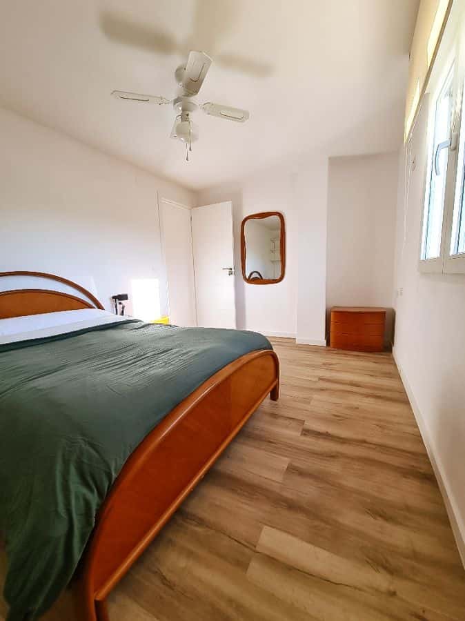 Habitación en piso de 4 habitaciones en Camins Al Grau