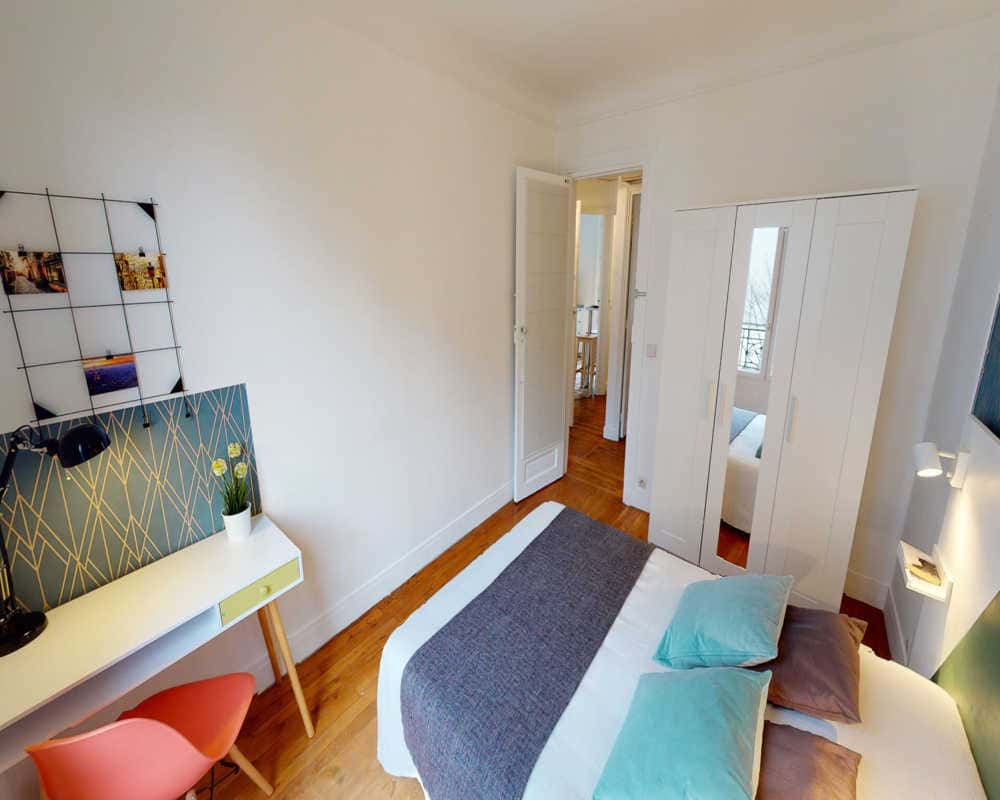 Chambre dans le rue Linois