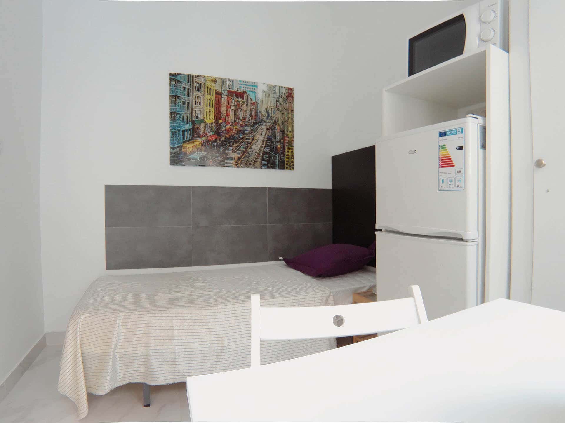 Room Calle Almendrales
