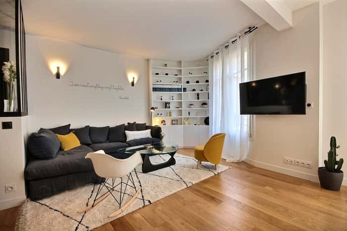 Listing photo thumbnail