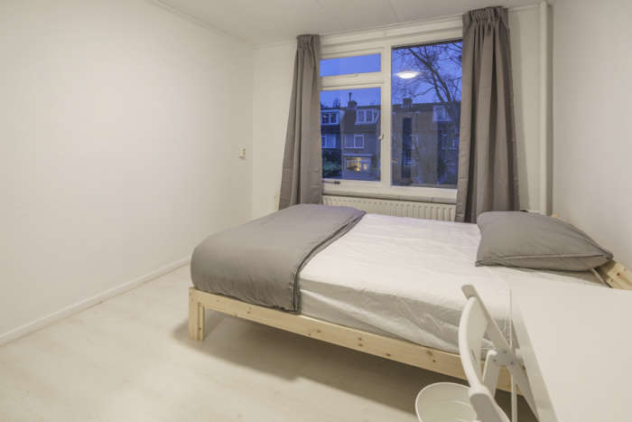 Listing photo thumbnail