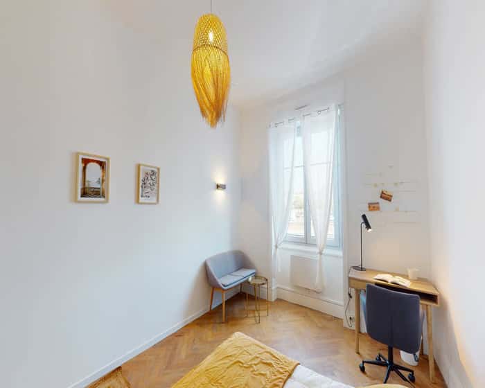 Listing photo thumbnail