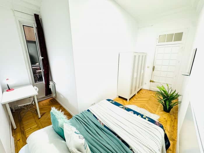 Listing photo thumbnail