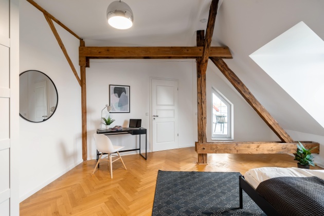 Listing photo thumbnail