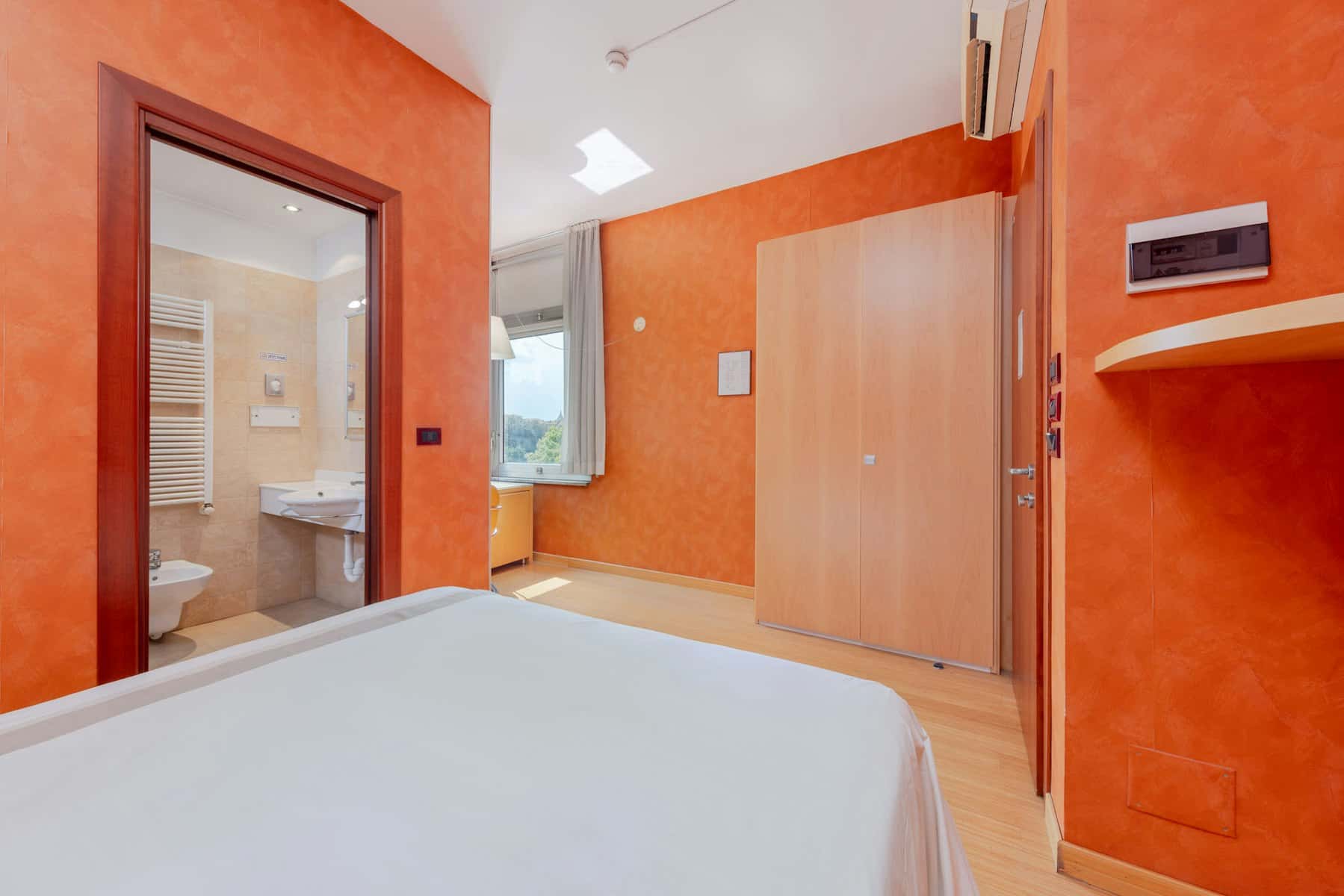 Room in Lungo Dora Napoli, Torino for 1100 m² with 10 bedrooms