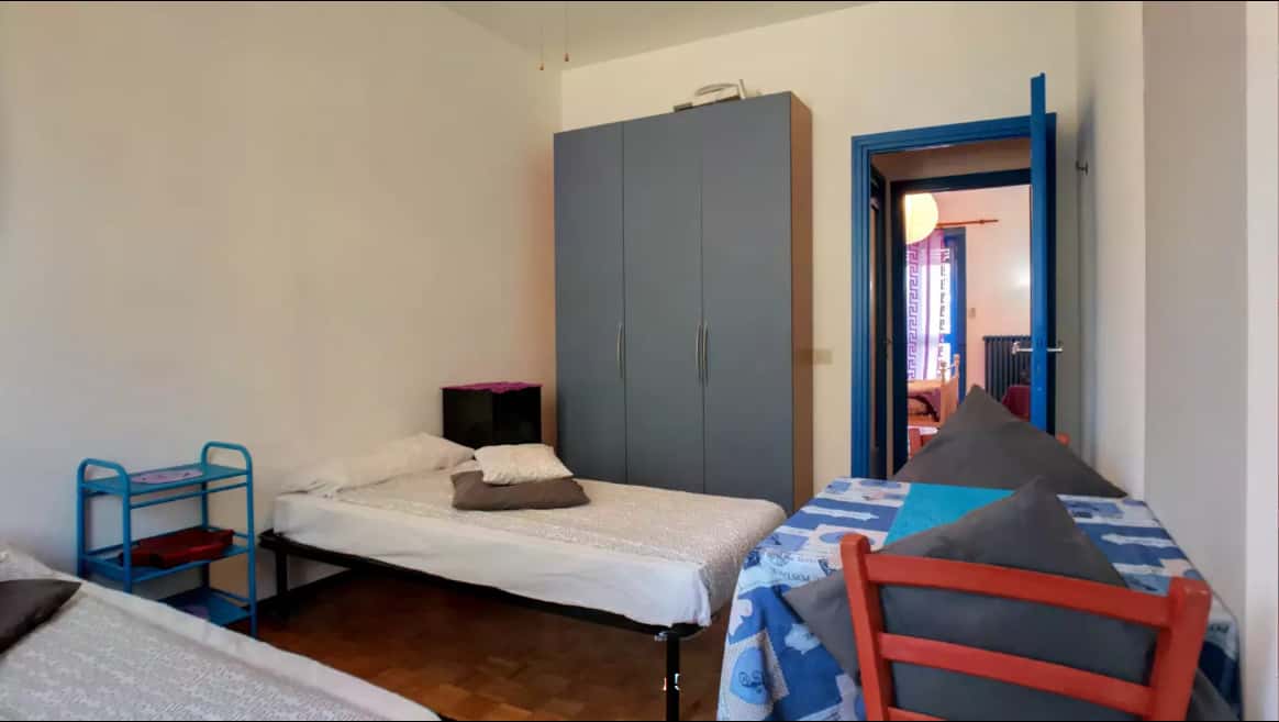 Room in Via Ferrante Aporti, Milano for 130 m² with 5 bedrooms