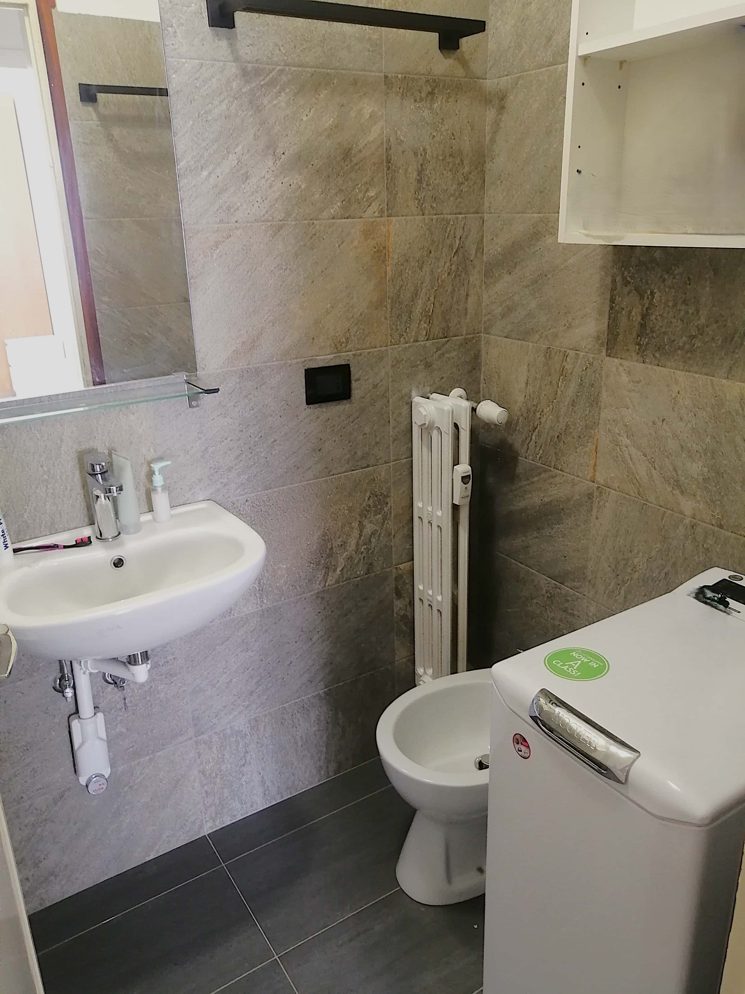 Room in Via Benjamin Constant, Milano for 150 m² with 6 bedrooms