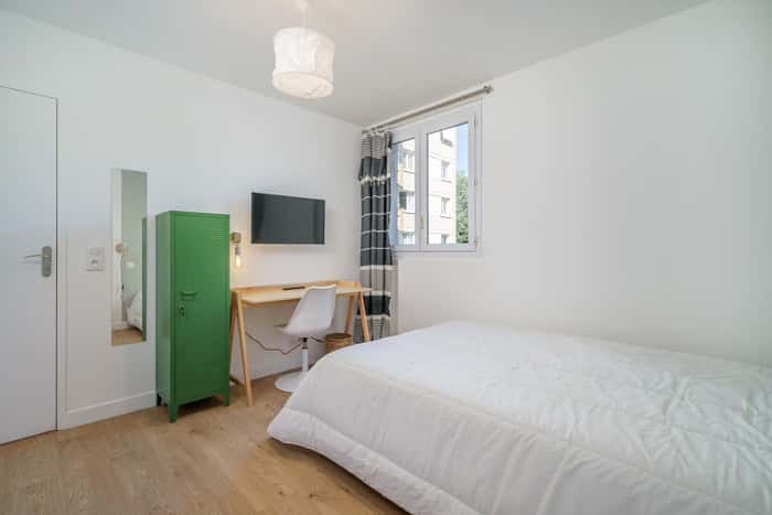 Listing photo thumbnail