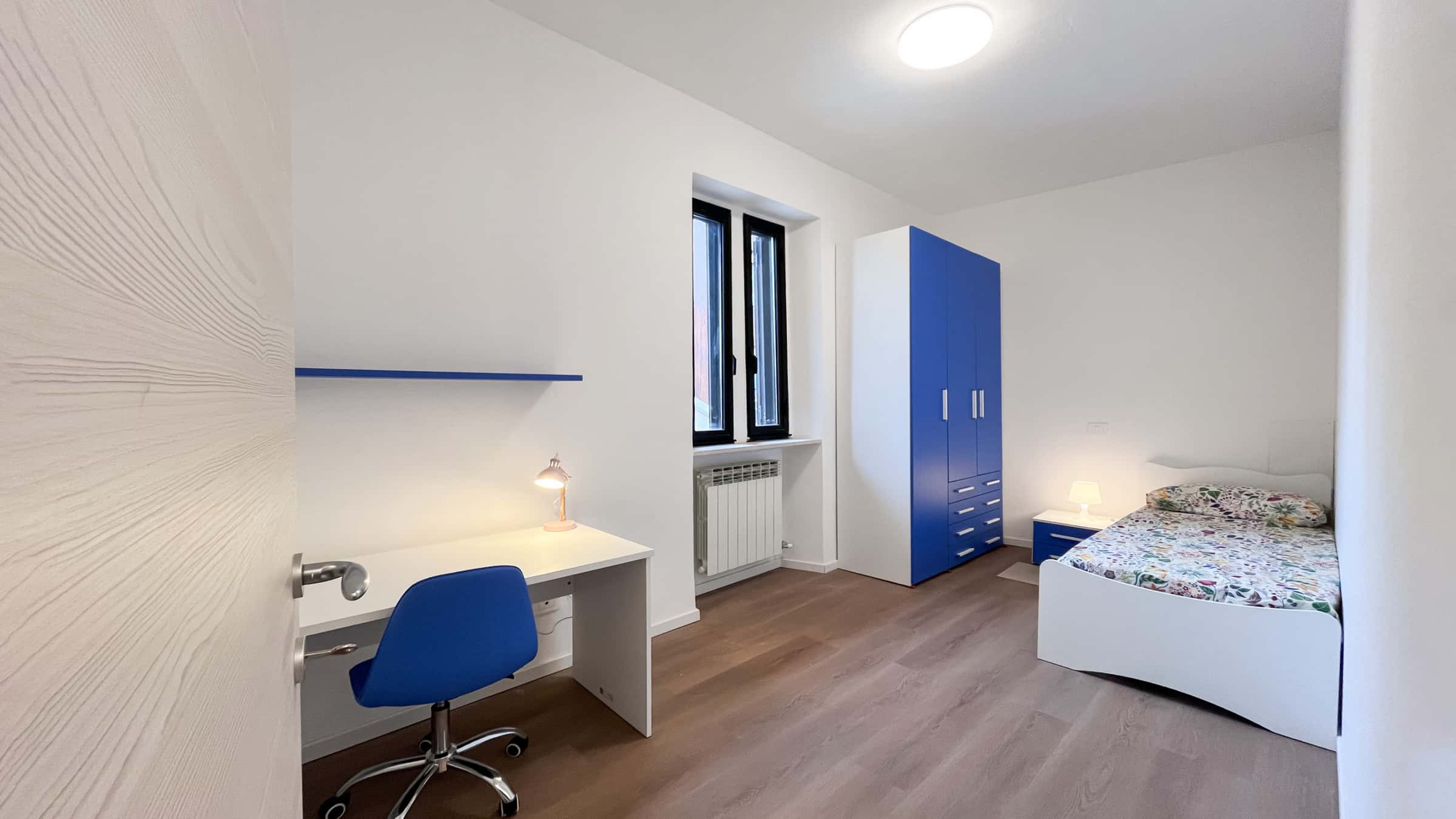 Room in Via Comune Antico, Milano for 90 m² with 4 bedrooms