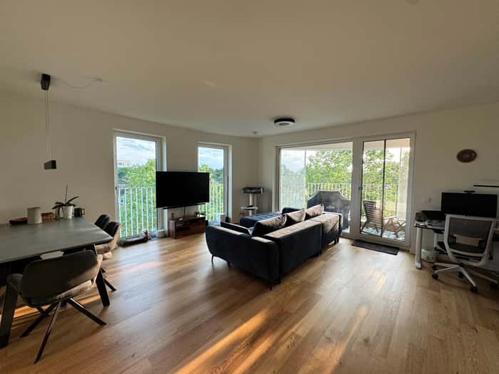 Listing photo thumbnail