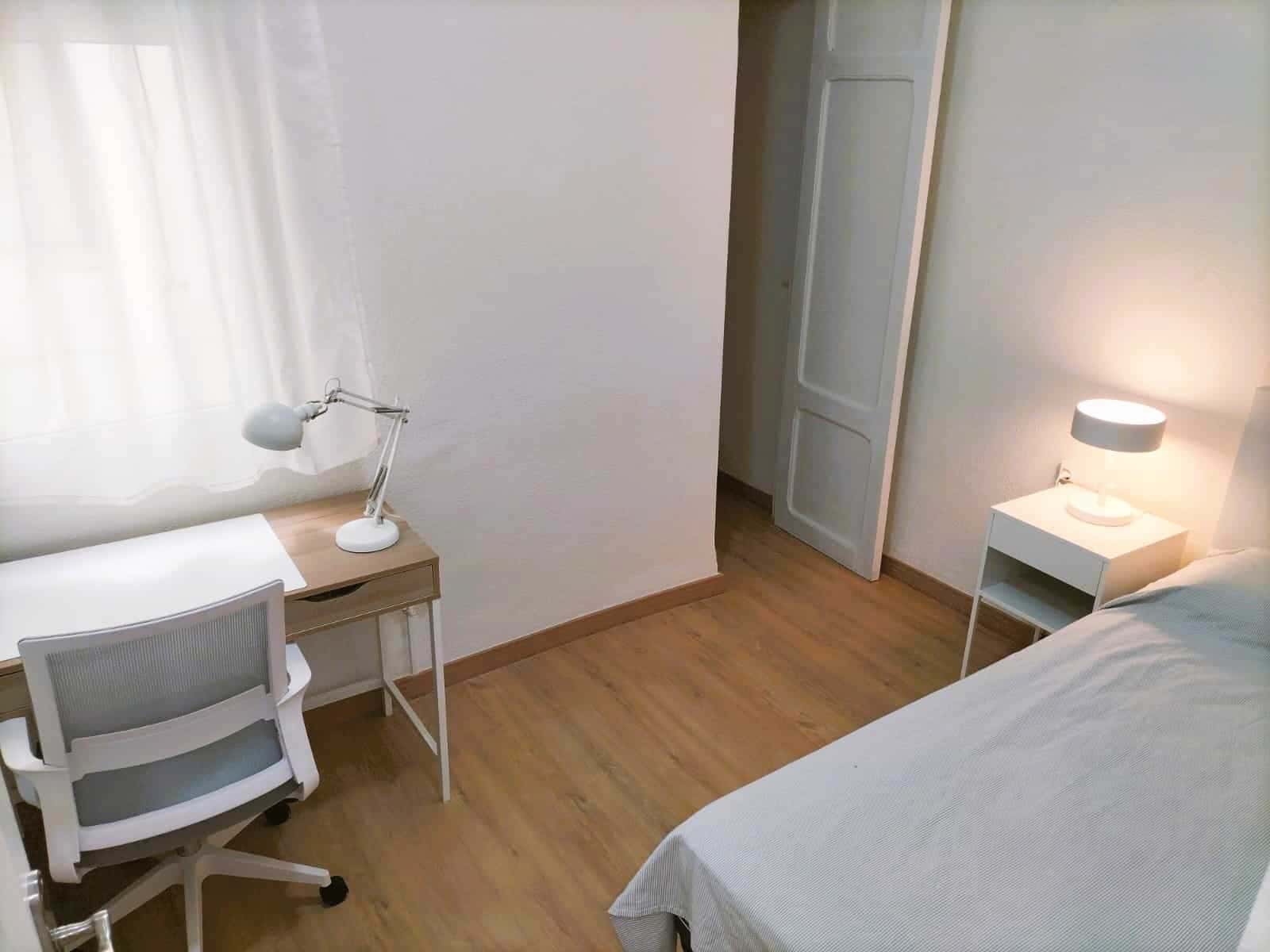 Habitacion privada en Carrer de l'Olivereta , Valencia