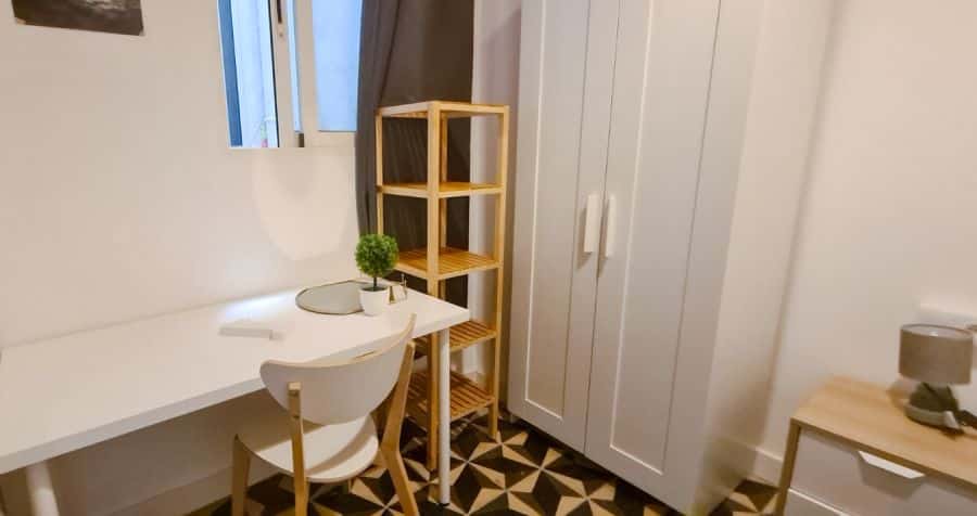 Habitación en piso de 6 habitaciones en Ciutat Vella