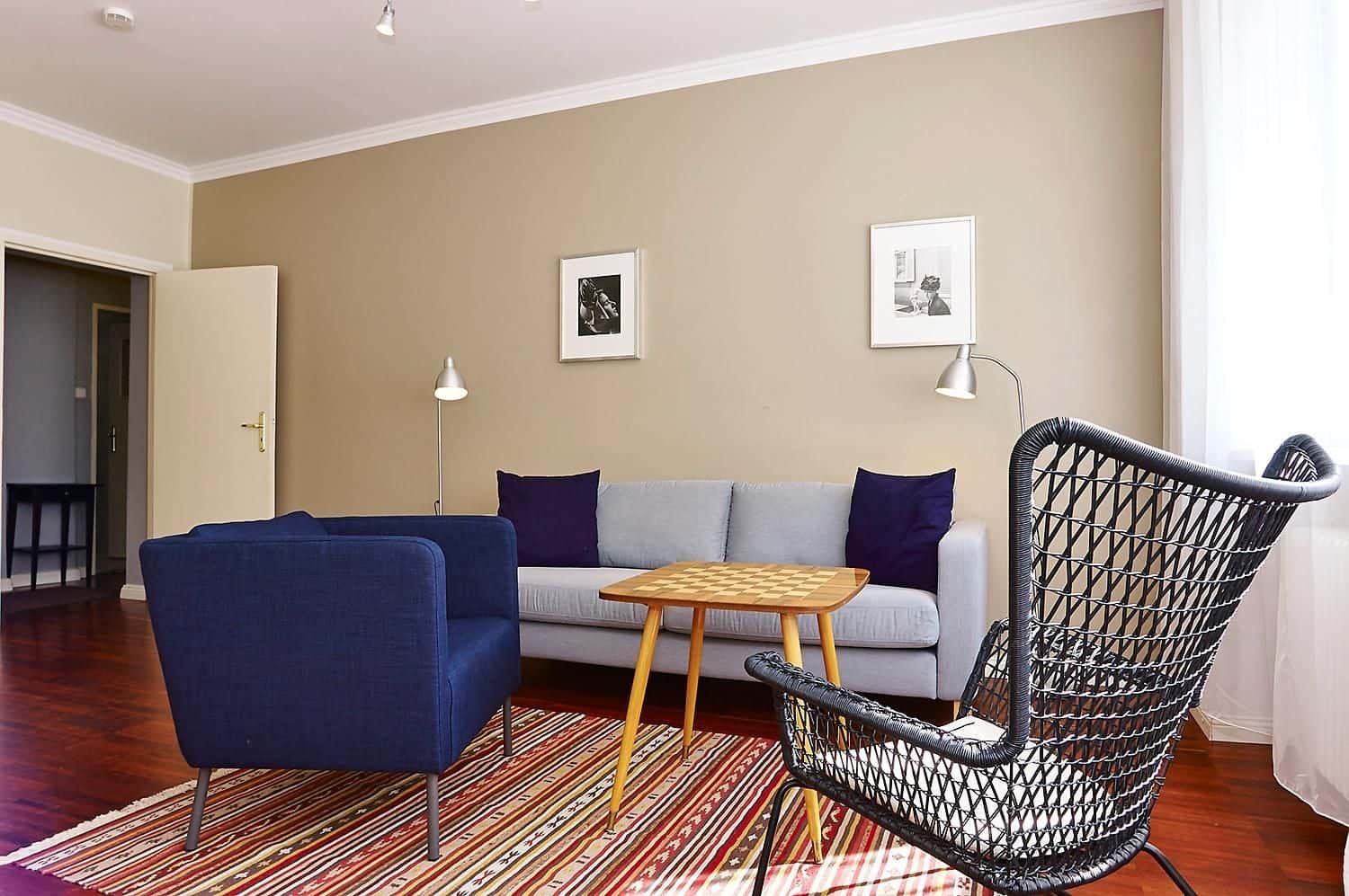 A homey and quiet 2 rooms flat