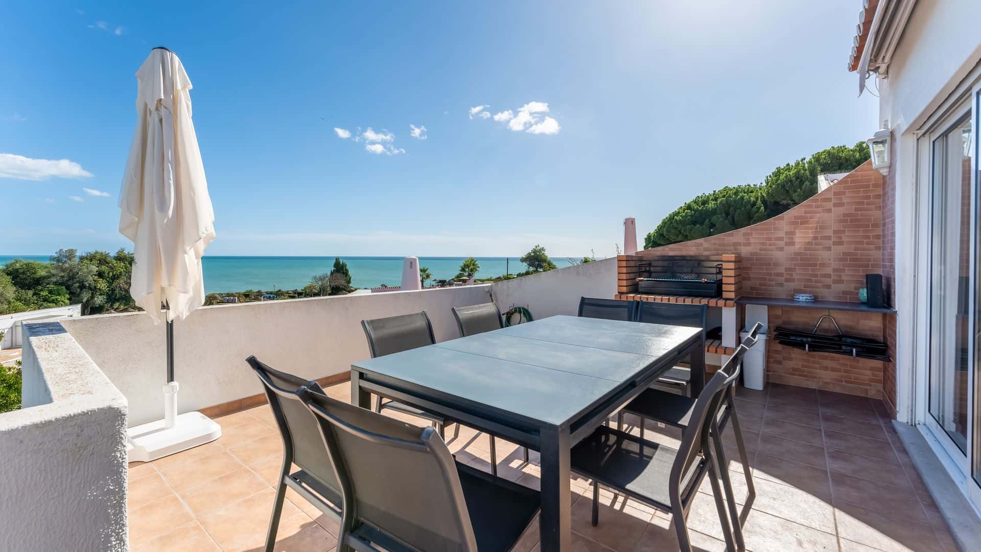 Ocean View 3 BDR House With Patio