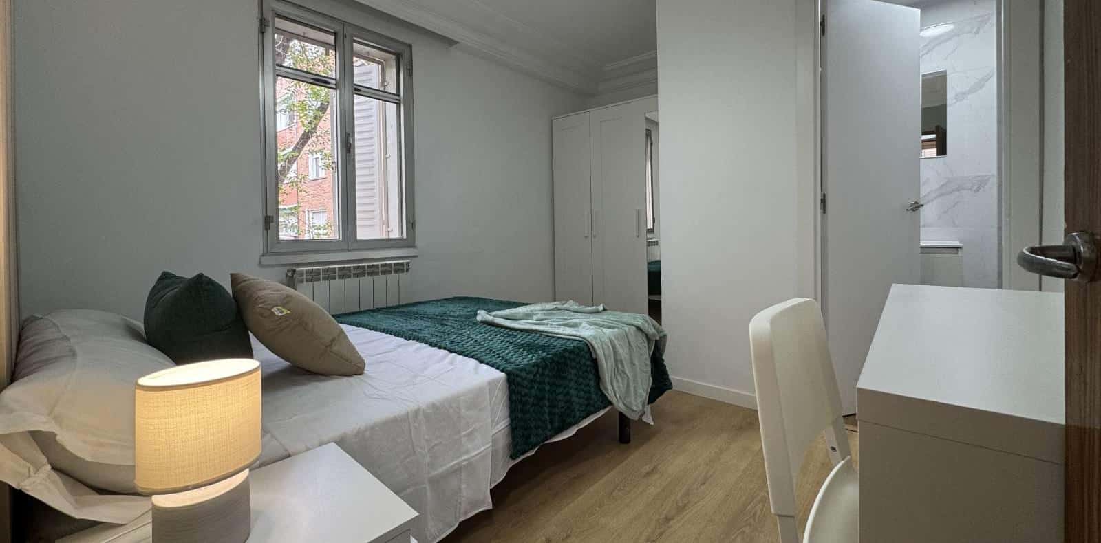 4-Bedroom Shared Apartment in Madrid