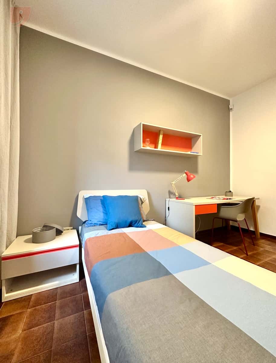 Zimmer in Via Milano, Trento für 97 m² mit 4 Schlafzimmer