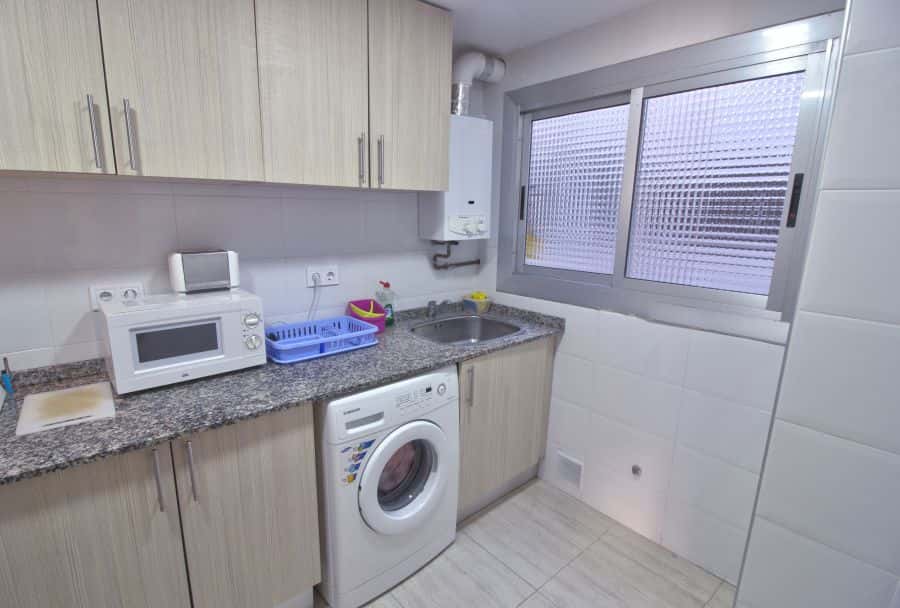 Habitación en piso de 4 habitaciones en Algirós