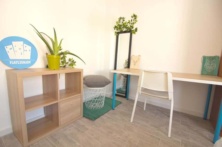 Habitación en piso de 4 habitaciones en Algirós