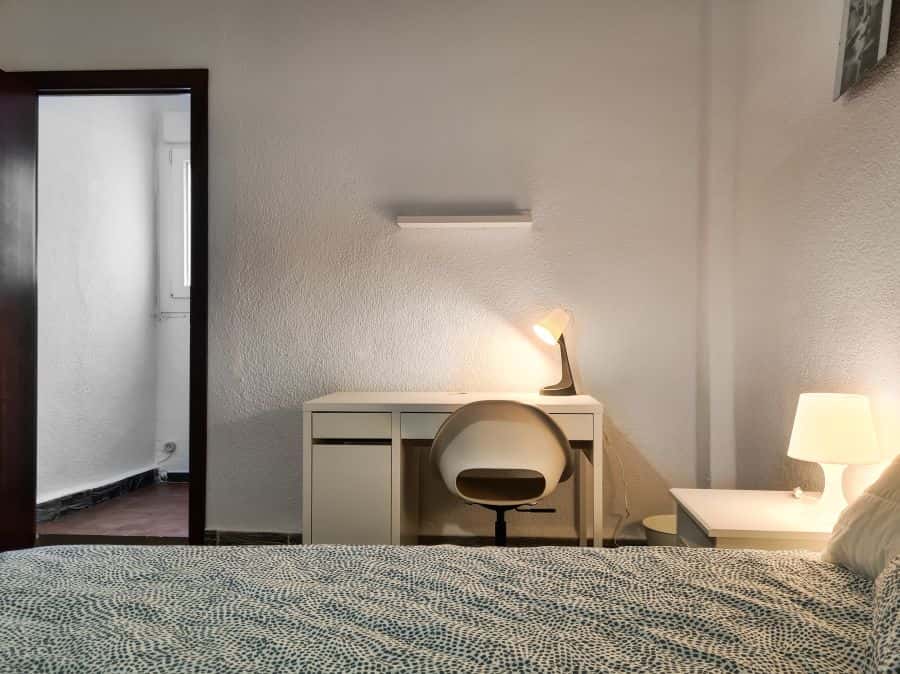 Habitación en piso de 5 habitaciones en Eixample