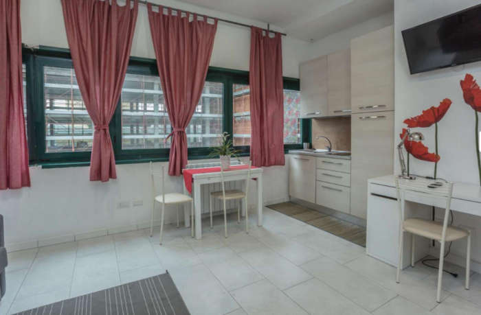 Listing photo thumbnail