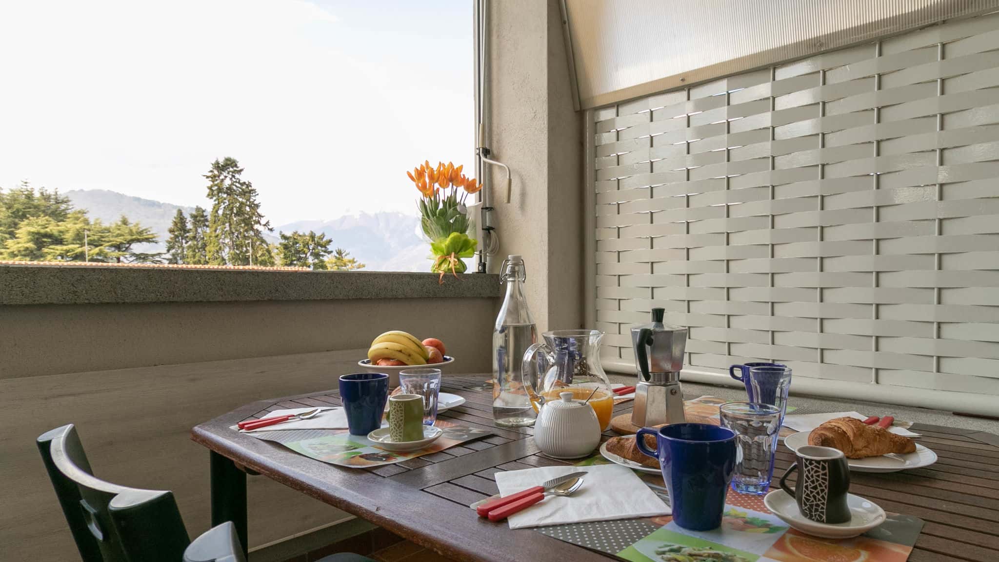 K&G Lierna Lake View