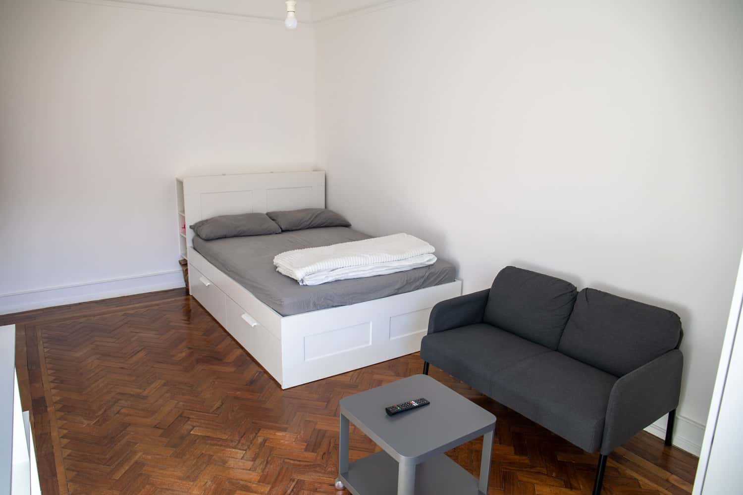 Room 3 - 28. Guerra Junqueiro14 4E