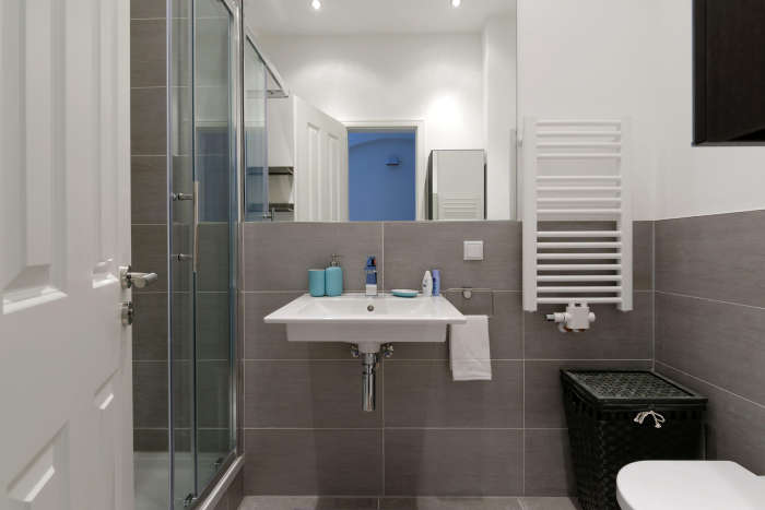 Listing photo thumbnail