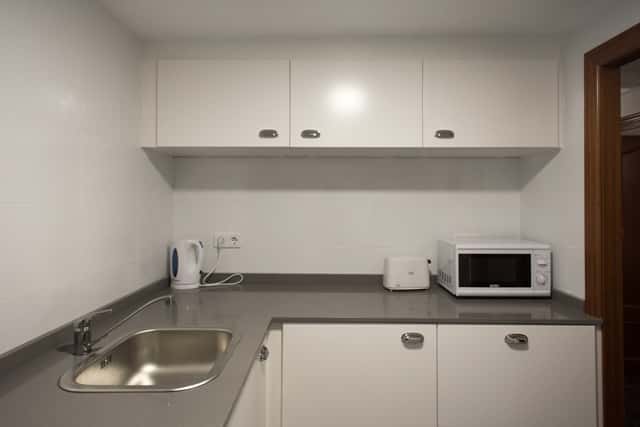 Central apartment, 3 double bedrooms with big private patio 3