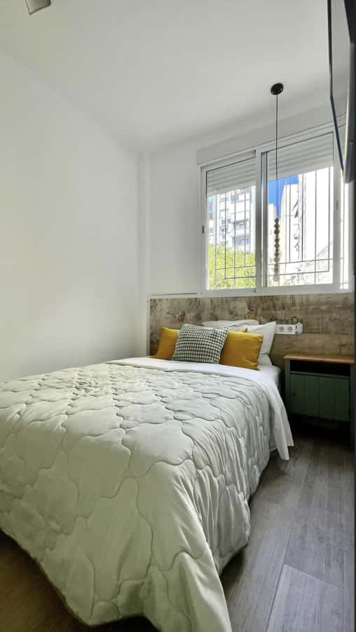Habitación en piso de 3 habitaciones en Camins Al Grau
