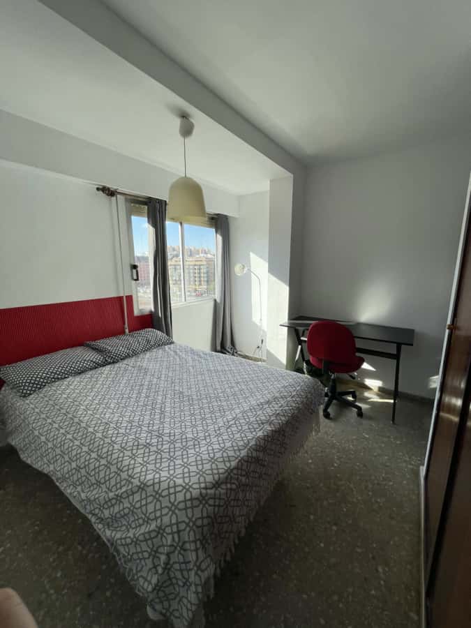 Habitación en piso de 4 habitaciones en Camins Al Grau