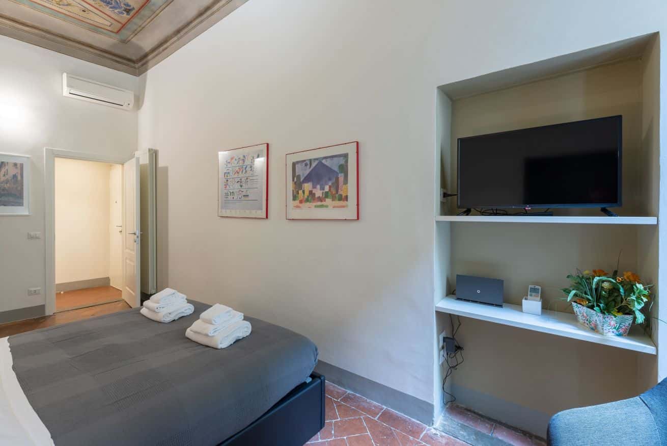 Pitti Family Apartment in Central Florence