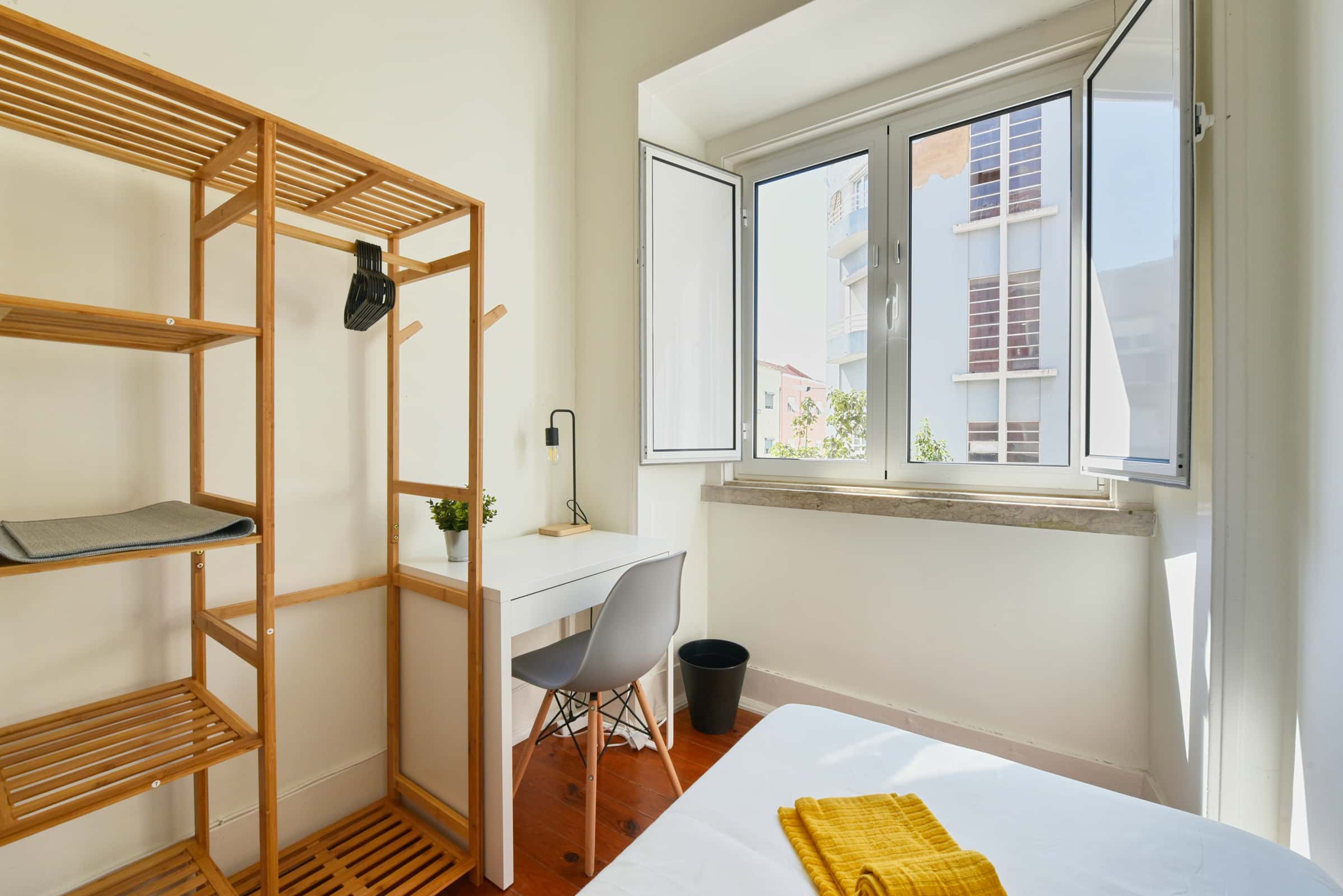 Bedroom in a 7-bedroom apartment in R. David Lopes, Lisbon - Room 204