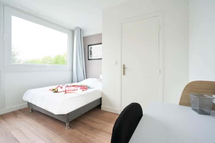 Listing photo thumbnail