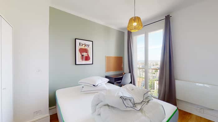Listing photo thumbnail