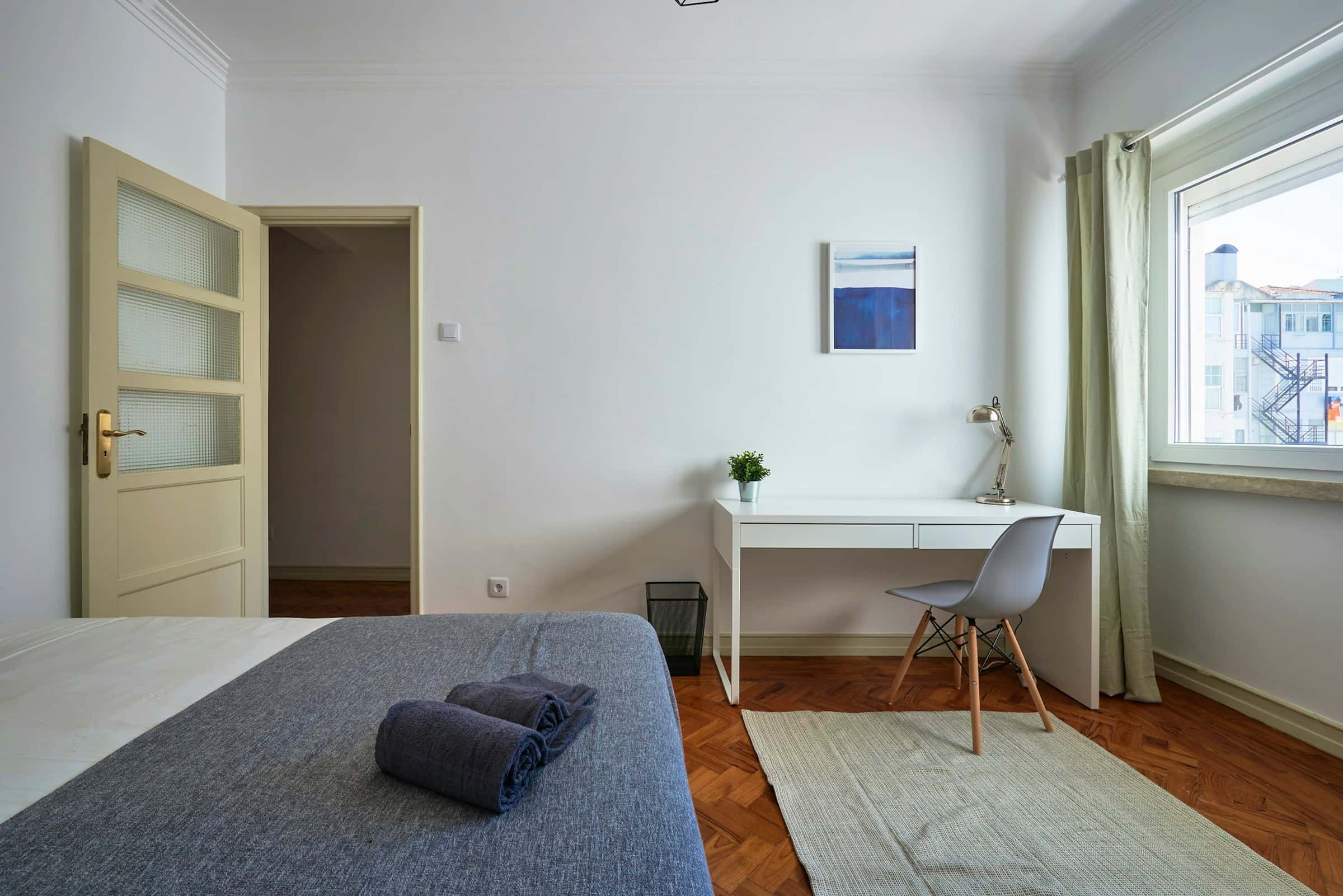 Bedroom in a 7-bedroom apartment in R. Pedro Nunes, Lisbon - Room 5