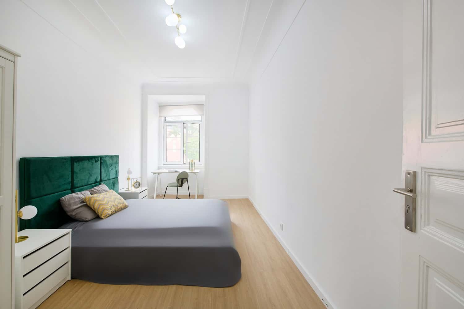 Room 1 - 64. Calçada Tapada 29 2E