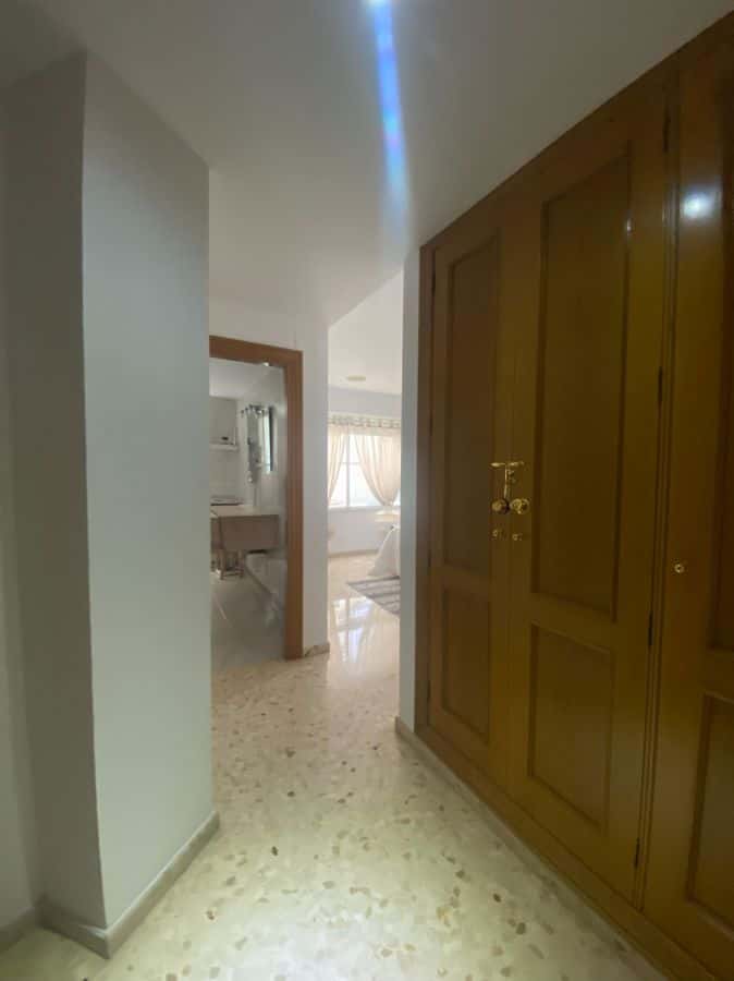 Habitación en piso de 5 habitaciones en El Pla Del Real