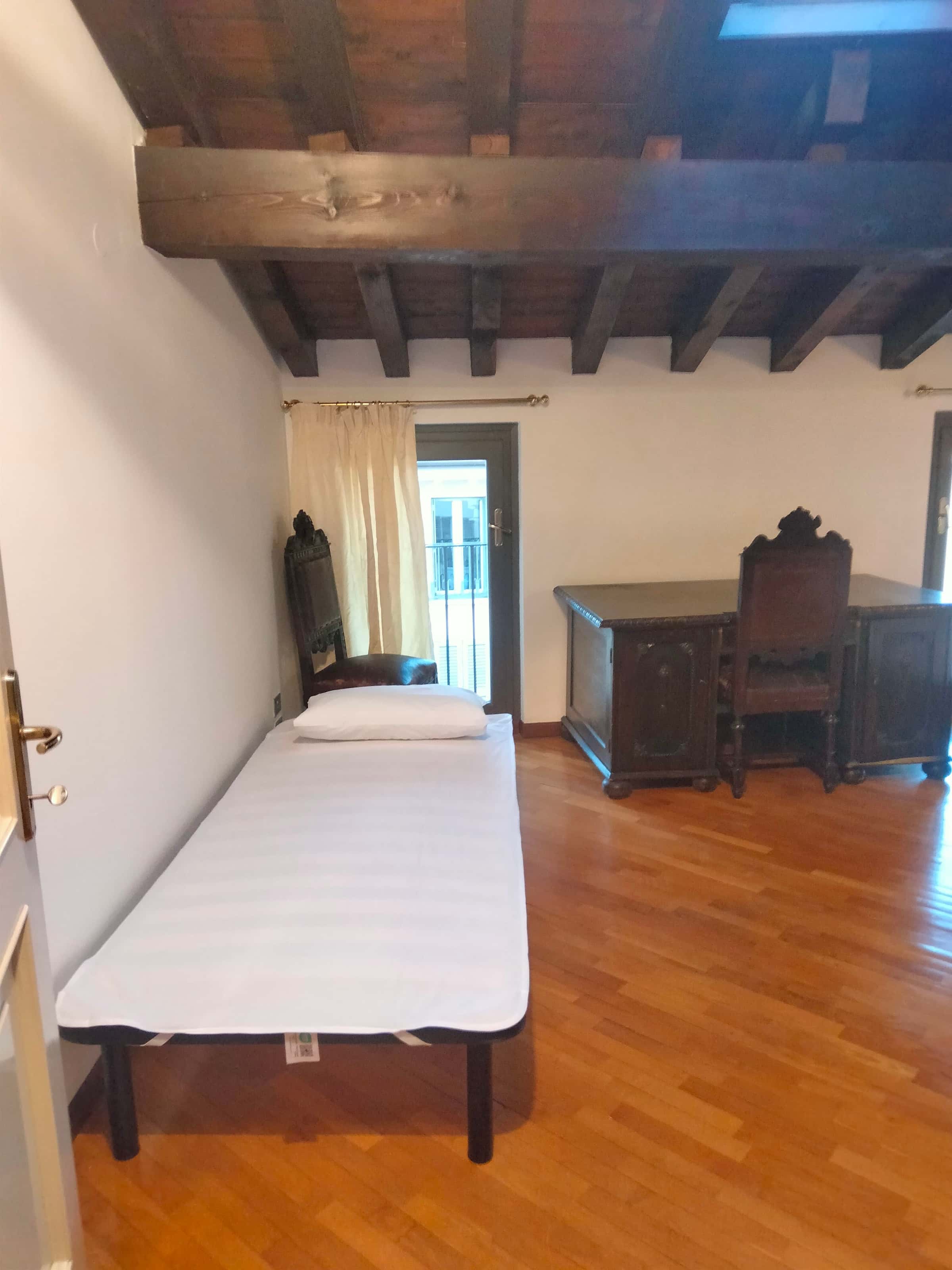 Room in Corso Giuseppe Garibaldi, Brescia for 210 m² with 5 bedrooms