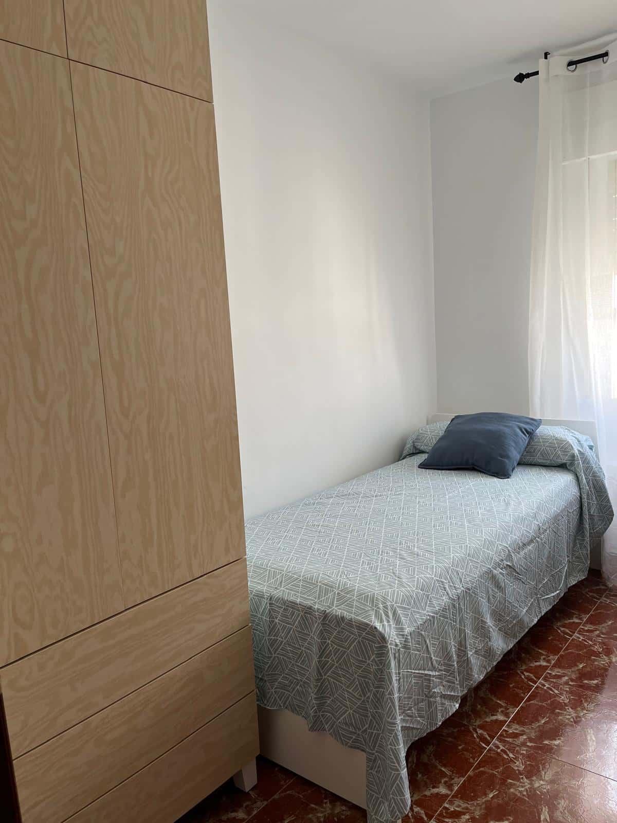 Habitación en Grupo Nuestra Señora del Amparo, Sevilla
