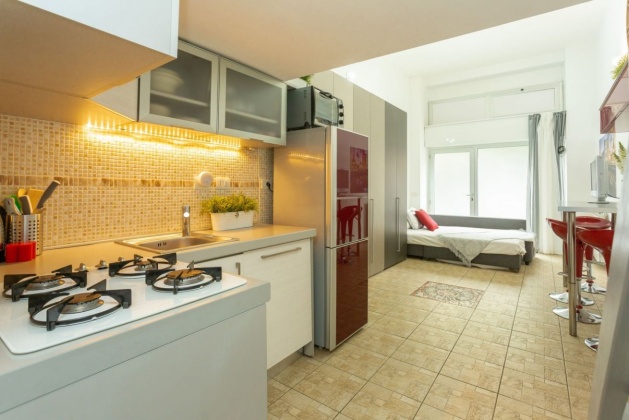 Listing photo thumbnail