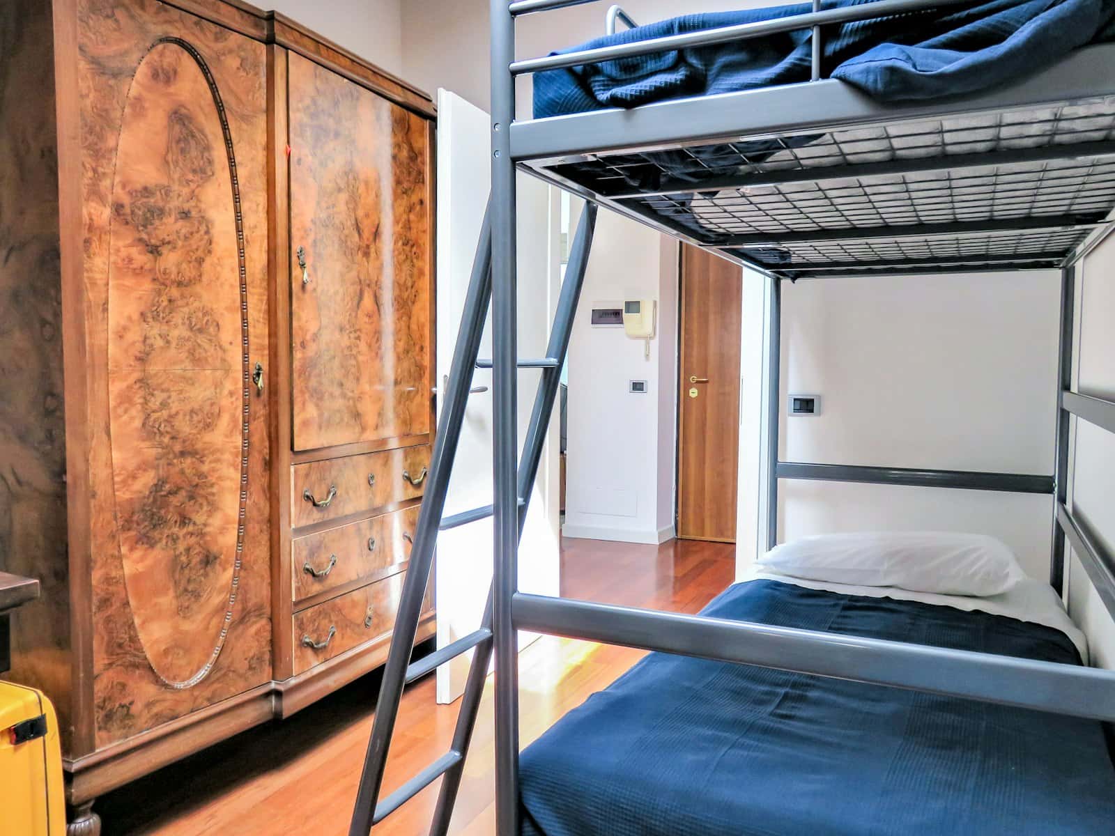 Room in Largo Giosuè Carducci, Trento for 59 m² with 2 bedrooms