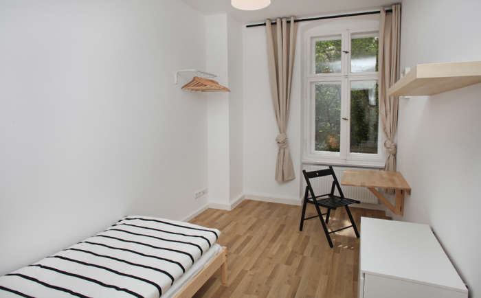 Listing photo thumbnail